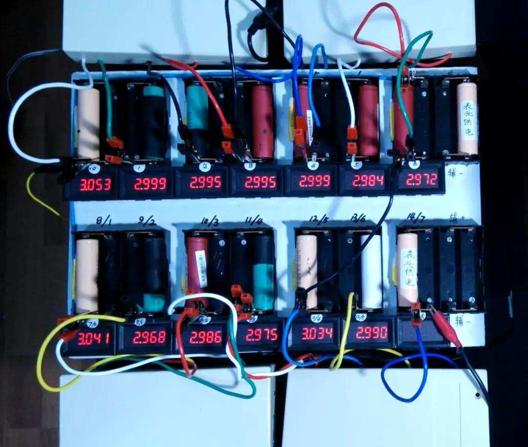  图6 锂电池组均衡放电到达放电终止电压39.0V的电压情况